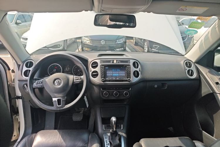 Used Volkswagen Tiguan 2015 1.8TSI Automatic Two-Wheel Drive Comfort Edition Center Console
