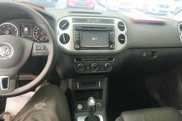 Used Volkswagen Tiguan 2015 1.8TSI Automatic Two-Wheel Drive Luxury Model Center Console