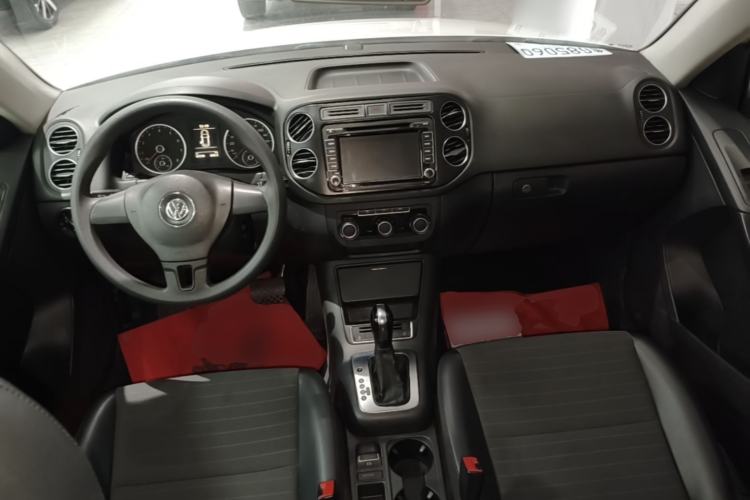 Used Volkswagen Tiguan 2015 1.8TSI Automatic Two-Wheel Drive Trend Edition Center Console