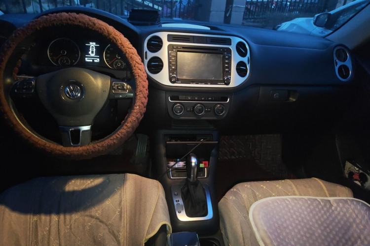 Used Volkswagen Tiguan 2015 1.8TSI Automatic Two-Wheel Drive Comfort Edition Center Console