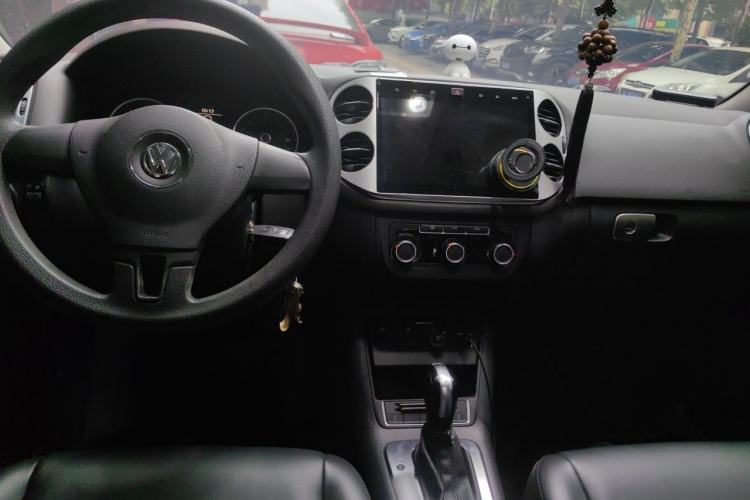 Used Volkswagen Tiguan 2015 1.8TSI Automatic Two-Wheel Drive Trend Edition Center Console