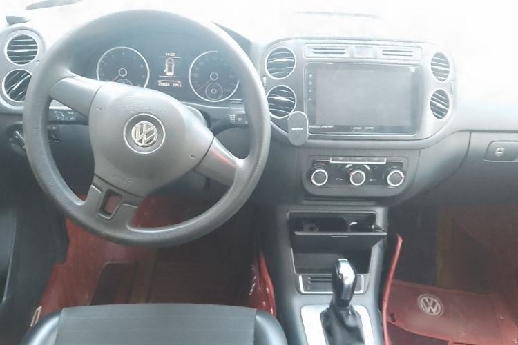 Used Volkswagen Tiguan 2015 1.8TSI Automatic Two-Wheel Drive Trend Edition Center Console
