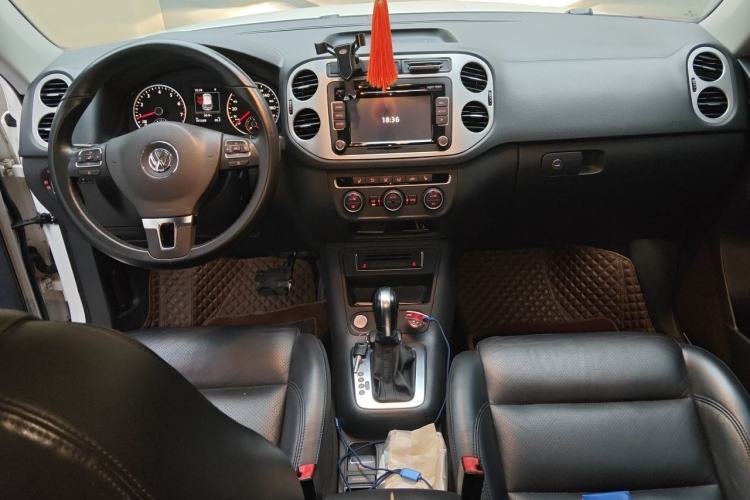 Used Volkswagen Tiguan 2015 1.8TSI Automatic Two-Wheel Drive Luxury Model Center Console