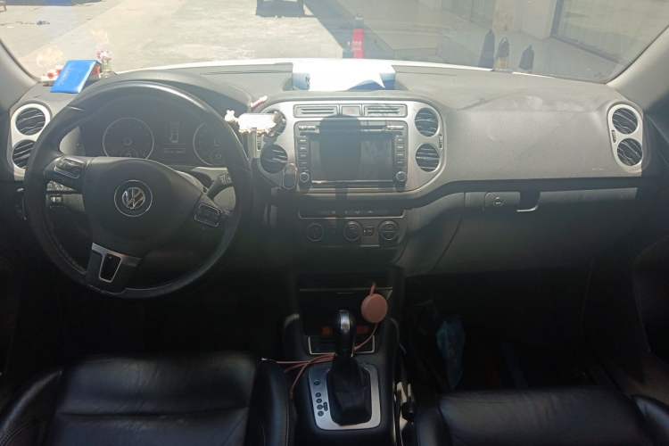 Used Volkswagen Tiguan 2015 1.8TSI Automatic Two-Wheel Drive Comfort Edition Center Console