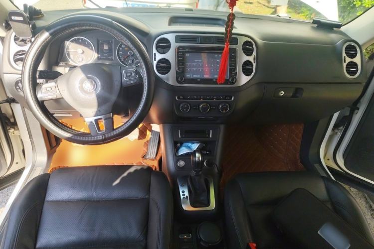 Used Volkswagen Tiguan 2015 1.8TSI Automatic Two-Wheel Drive Luxury Model Center Console
