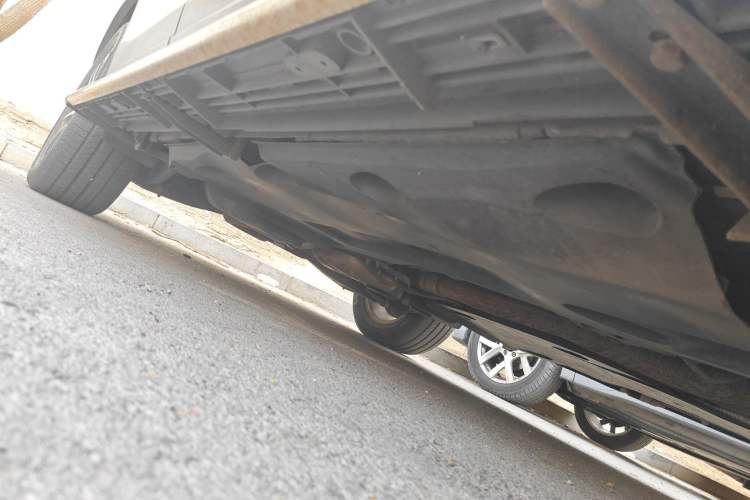 Used Volkswagen Tiguan 2015 1.8TSI Automatic All-Wheel-Drive Luxury Model Chassis Front Right