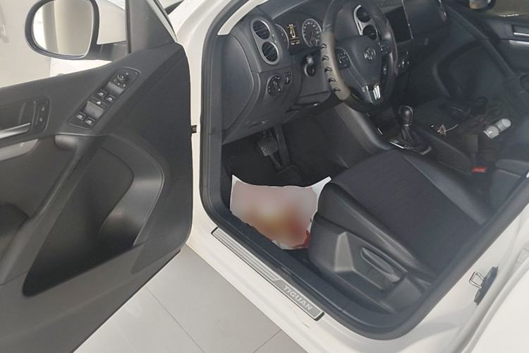 Used Volkswagen Tiguan 2015 1.8TSI Automatic All-Wheel Drive Style Vision Edition Driver Seat