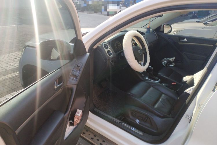 Used Volkswagen Tiguan 2015 1.8TSI Automatic All-Wheel-Drive Luxury Model Driver Seat