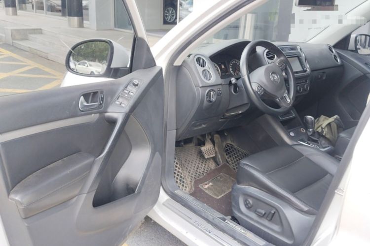 Used Volkswagen Tiguan 2015 1.8TSI Automatic All-Wheel-Drive Luxury Model Driver Seat