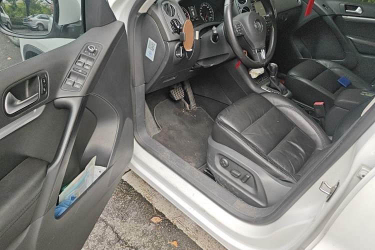 Used Volkswagen Tiguan 2015 2.0 TSI Comfort Edition Driver Seat