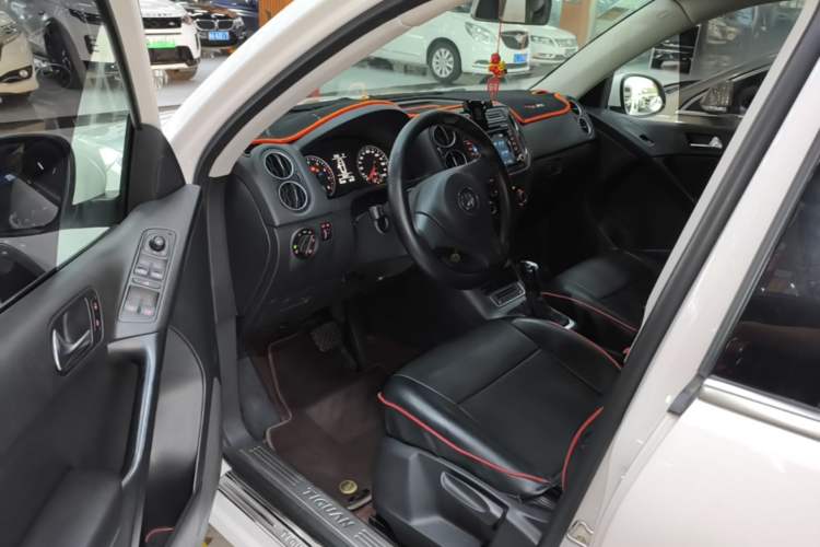 Used Volkswagen Tiguan 2015 1.8TSI Automatic Two-Wheel Drive Trend Edition Driver Seat
