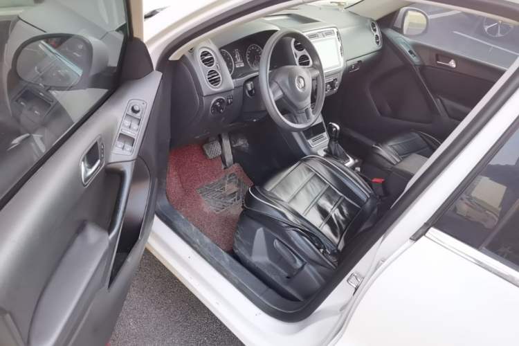 Used Volkswagen Tiguan 2015 1.8TSI Automatic Two-Wheel Drive Trend Edition Driver Seat