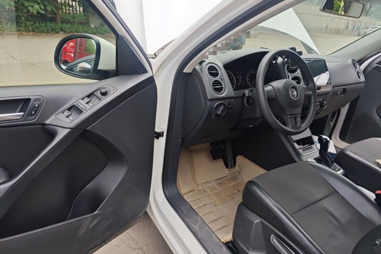 Used Volkswagen Tiguan 2015 1.8TSI Automatic Two-Wheel Drive Trend Edition Driver Seat