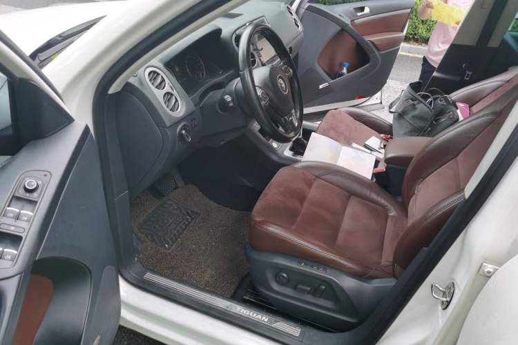 Used Volkswagen Tiguan 2015 2.0 TSI Automatic All-Wheel Drive Flagship Edition Driver Seat