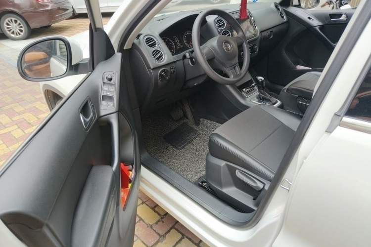 Used Volkswagen Tiguan 2015 1.8TSI Automatic Two-Wheel Drive Trend Edition Driver Seat
