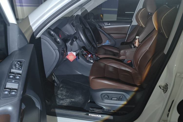Used Volkswagen Tiguan 2015 1.8TSI Automatic All-Wheel-Drive Luxury Model Driver Seat