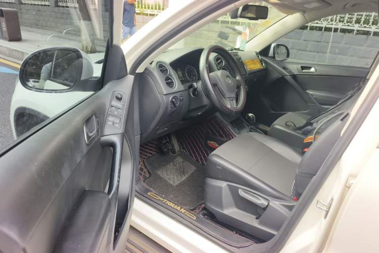 Used Volkswagen Tiguan 2015 1.8TSI Automatic Two-Wheel Drive Trend Edition Driver Seat