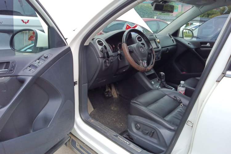 Used Volkswagen Tiguan 2015 1.8TSI Automatic All-Wheel-Drive Luxury Model Driver Seat
