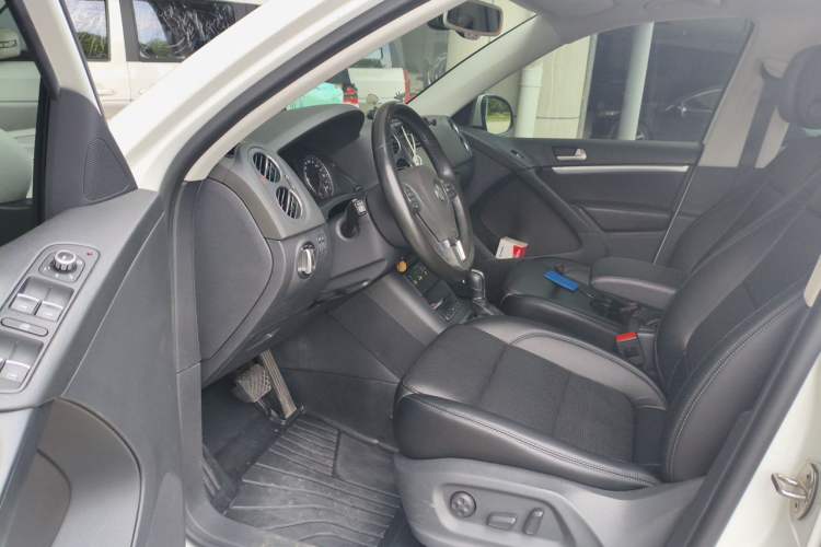 Used Volkswagen Tiguan 2015 2.0 TSI Comfort Edition Driver Seat