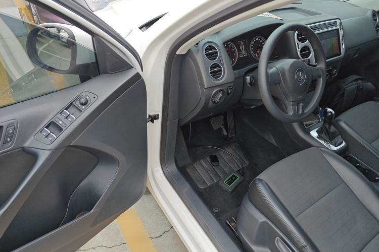 Used Volkswagen Tiguan 2015 1.8TSI Automatic Two-Wheel Drive Trend Edition Driver Seat