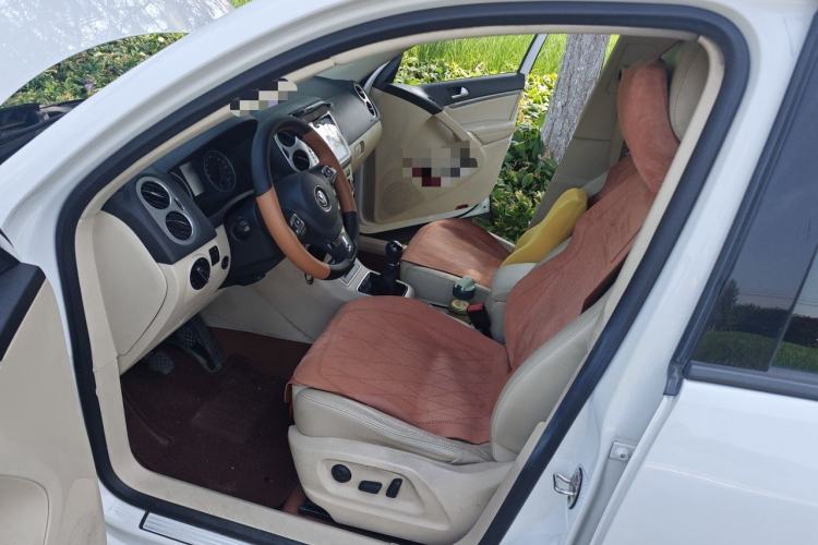 Used Volkswagen Tiguan 2015 1.8TSI Manual Two-Wheel-Drive Limited Edition Driver Seat