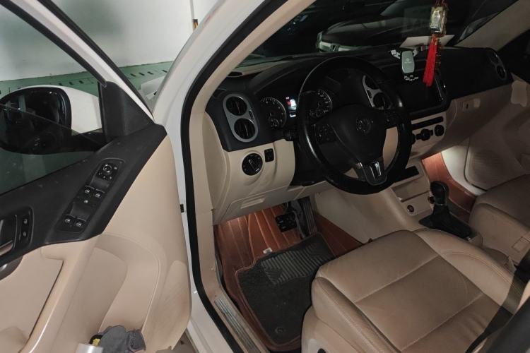 Used Volkswagen Tiguan 2015 1.8TSI Automatic All-Wheel-Drive Luxury Model Driver Seat