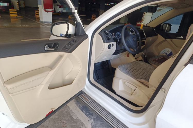 Used Volkswagen Tiguan 2015 1.8TSI Automatic Two-Wheel Drive Trend Edition Driver Seat