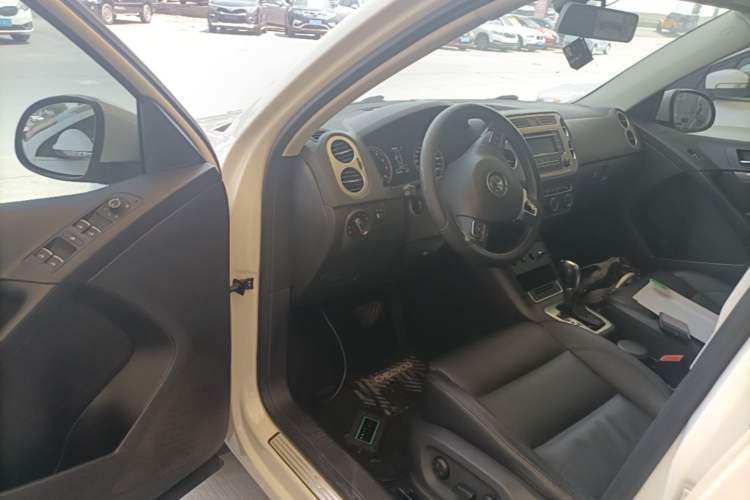Used Volkswagen Tiguan 2015 1.8TSI Automatic Two-Wheel Drive Comfort Edition Driver Seat