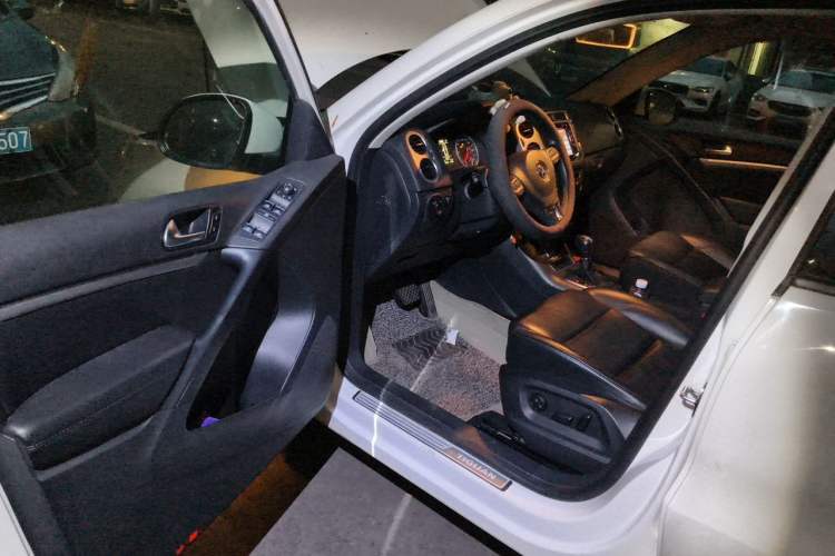 Used Volkswagen Tiguan 2015 1.8TSI Automatic Two-Wheel Drive Comfort Edition Driver Seat
