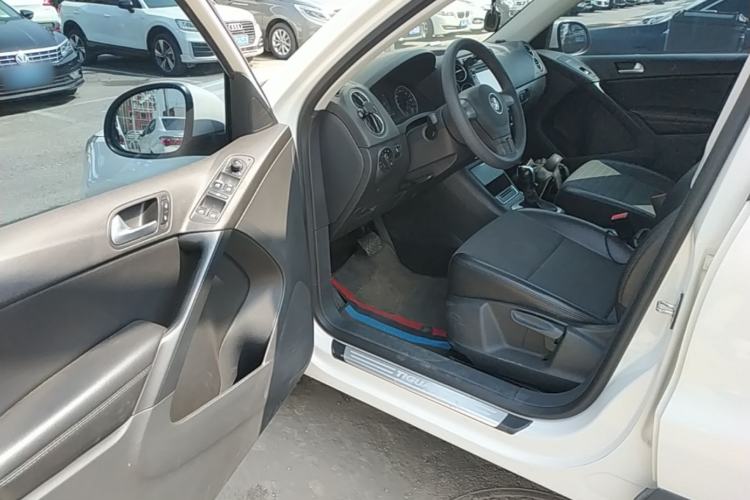 Used Volkswagen Tiguan 2015 1.8TSI Automatic Two-Wheel Drive Trend Edition Driver Seat