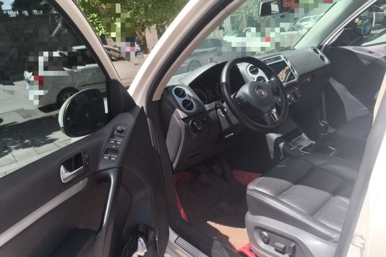 Used Volkswagen Tiguan 2015 1.8TSI Manual Two-Wheel-Drive Limited Edition Driver Seat
