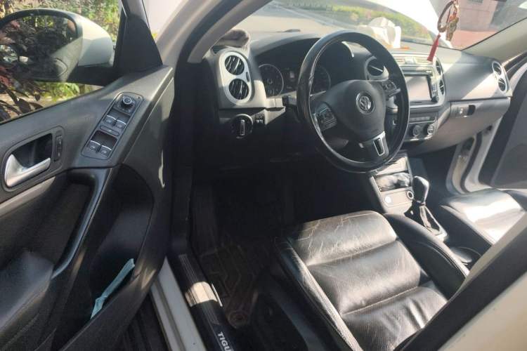 Used Volkswagen Tiguan 2015 1.8TSI Automatic All-Wheel-Drive Luxury Model Driver Seat