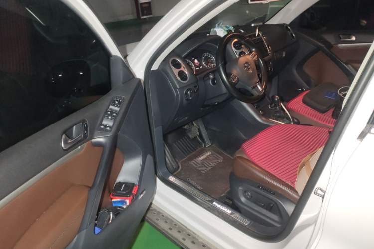 Used Volkswagen Tiguan 2015 2.0 TSI Automatic All-Wheel Drive Flagship Edition Driver Seat