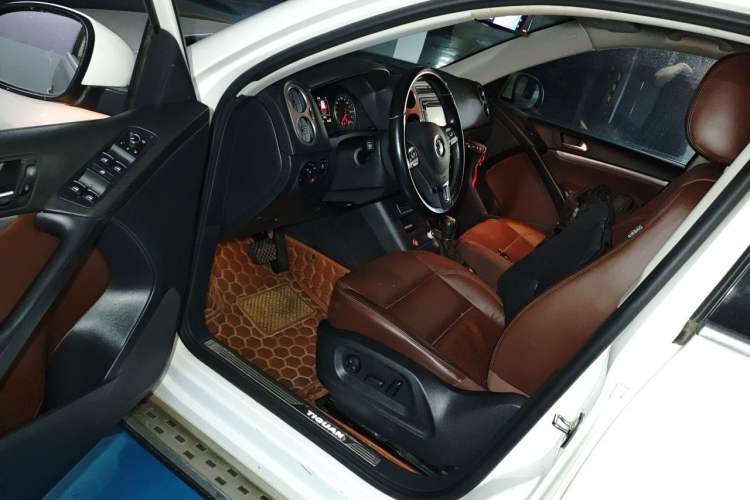 Used Volkswagen Tiguan 2015 2.0 TSI Automatic All-Wheel Drive Luxury Edition Driver Seat
