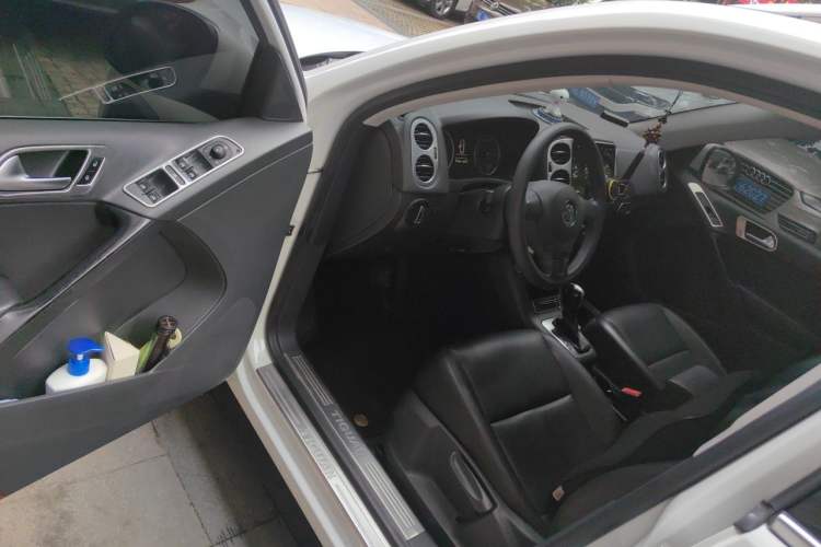 Used Volkswagen Tiguan 2015 1.8TSI Automatic Two-Wheel Drive Trend Edition Driver Seat