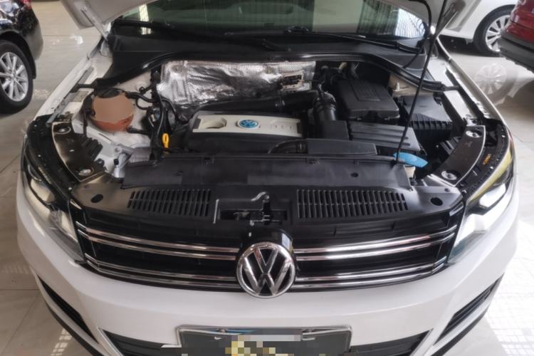 Used Volkswagen Tiguan 2015 1.8TSI Automatic Two-Wheel Drive Luxury Model Engine Bay