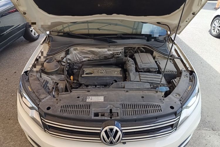 Used Volkswagen Tiguan 2015 1.8TSI Automatic Two-Wheel Drive Comfort Edition Engine Bay