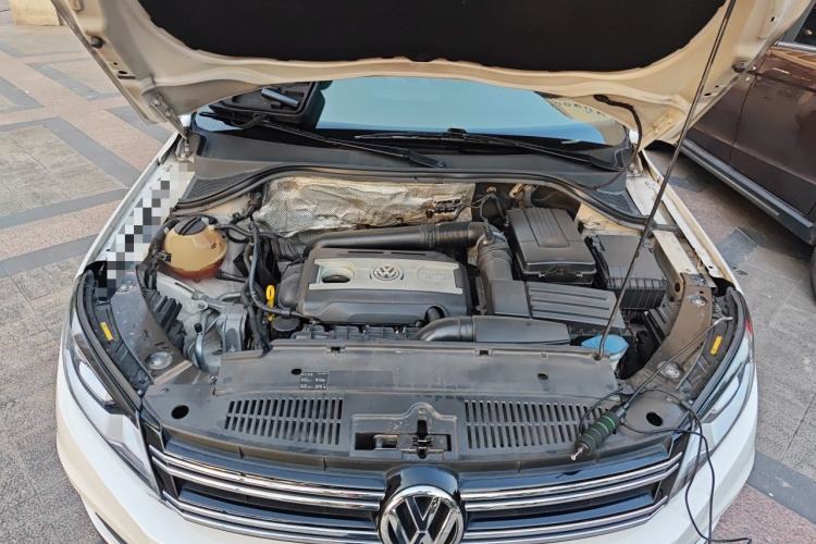 Used Volkswagen Tiguan 2015 1.8TSI Automatic Two-Wheel Drive Luxury Model Engine Bay