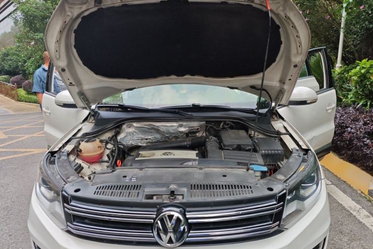 Used Volkswagen Tiguan 2015 1.8TSI Automatic Two-Wheel Drive Luxury Model Engine Bay