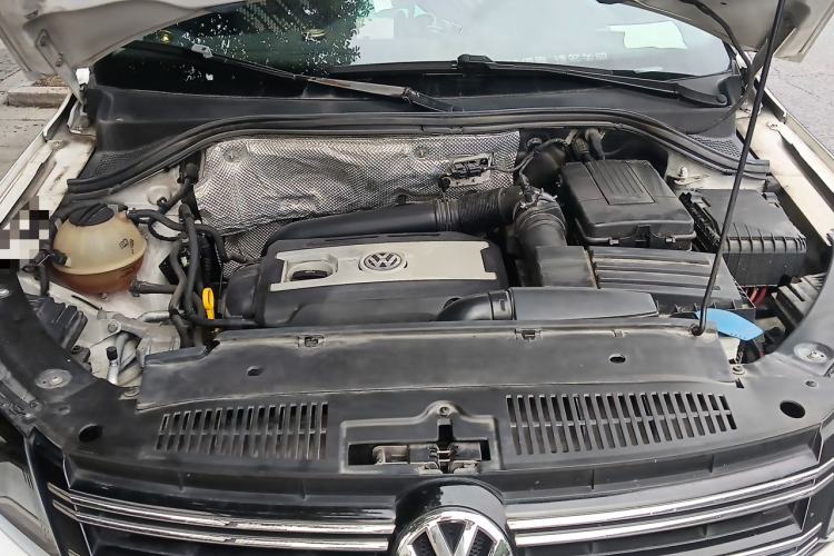 Used Volkswagen Tiguan 2015 1.8TSI Automatic All-Wheel-Drive Luxury Model Engine Bay