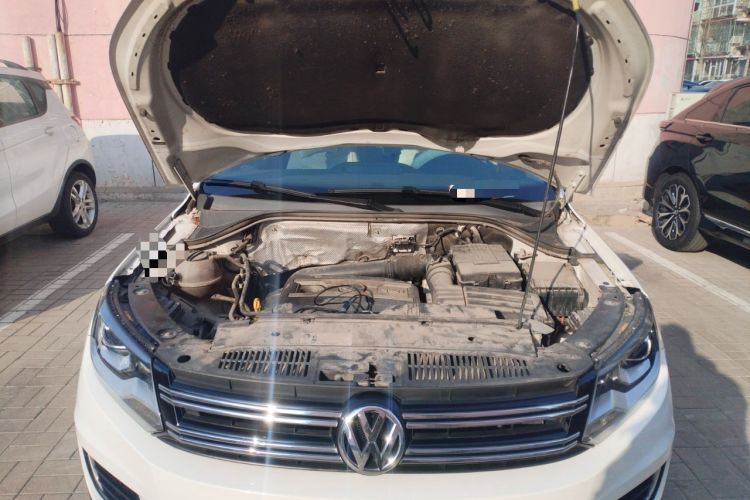 Used Volkswagen Tiguan 2015 1.8TSI Automatic All-Wheel-Drive Luxury Model Engine Bay