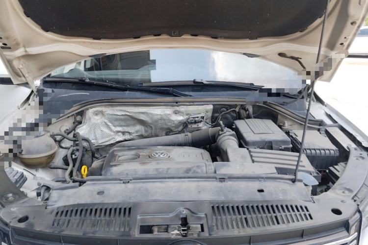 Used Volkswagen Tiguan 2015 1.8TSI Automatic All-Wheel-Drive Luxury Model Engine Bay