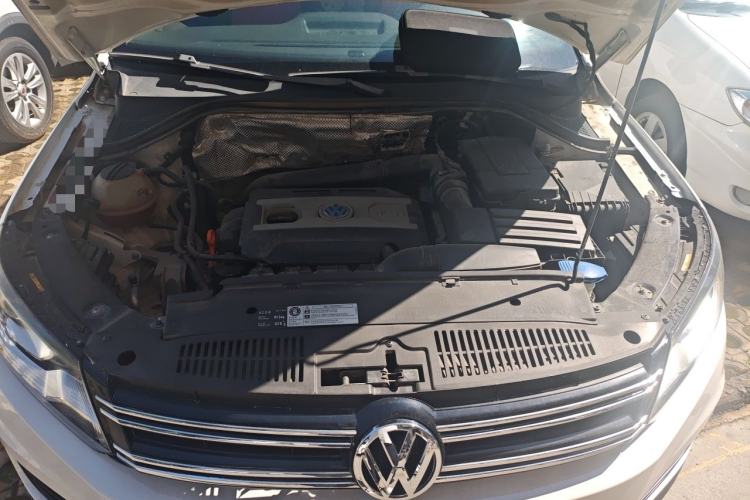 Used Volkswagen Tiguan 2015 1.8TSI Automatic Two-Wheel Drive Luxury Model Engine Bay
