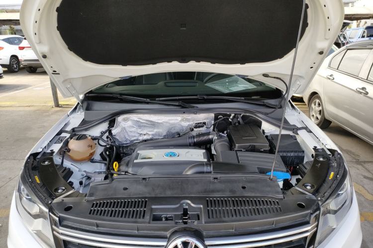 Used Volkswagen Tiguan 2015 1.8TSI Automatic Two-Wheel Drive Trend Edition Engine Bay