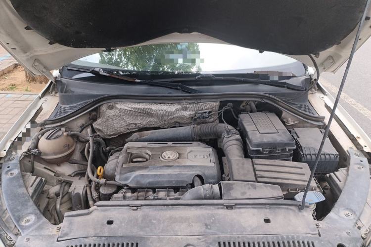 Used Volkswagen Tiguan 2015 1.8TSI Automatic Two-Wheel Drive Luxury Model Engine Bay