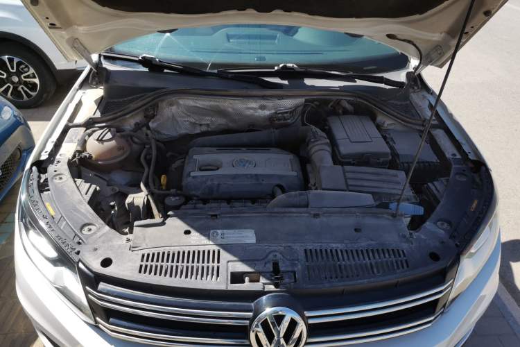 Used Volkswagen Tiguan 2015 1.8TSI Automatic Two-Wheel Drive Comfort Edition Engine Bay
