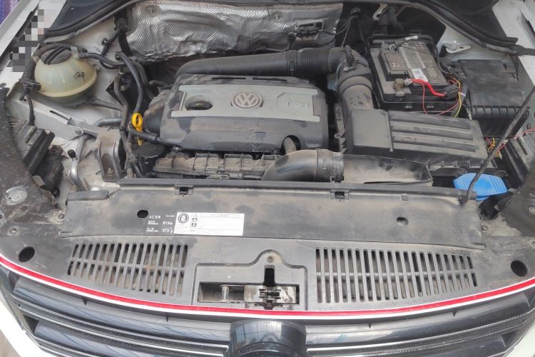 Used Volkswagen Tiguan 2015 1.8TSI Manual Two-Wheel-Drive Limited Edition Engine Bay