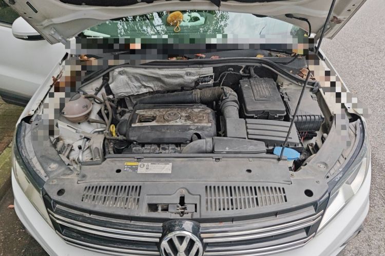 Used Volkswagen Tiguan 2015 2.0 TSI Comfort Edition Engine Bay
