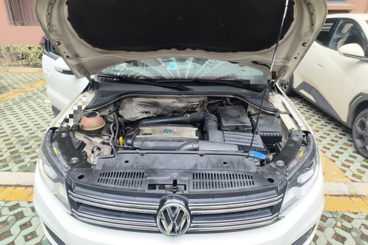 Used Volkswagen Tiguan 2015 1.8TSI Automatic Two-Wheel Drive Trend Edition Engine Bay