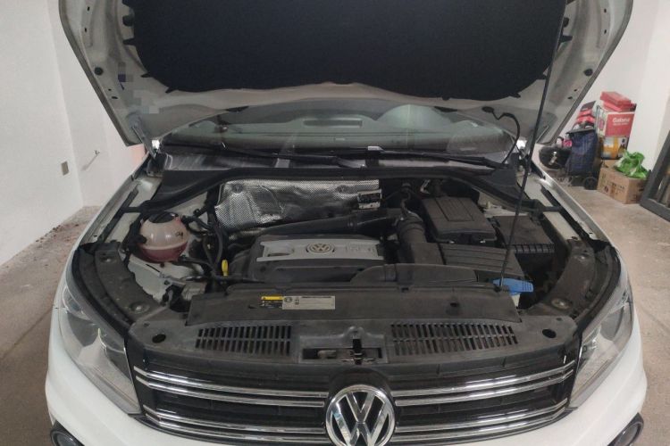 Used Volkswagen Tiguan 2015 2.0 TSI Comfort Edition Engine Bay